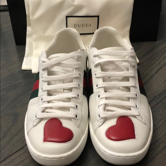 Women’s Gucci Sneakers. - Picture 4 of 8